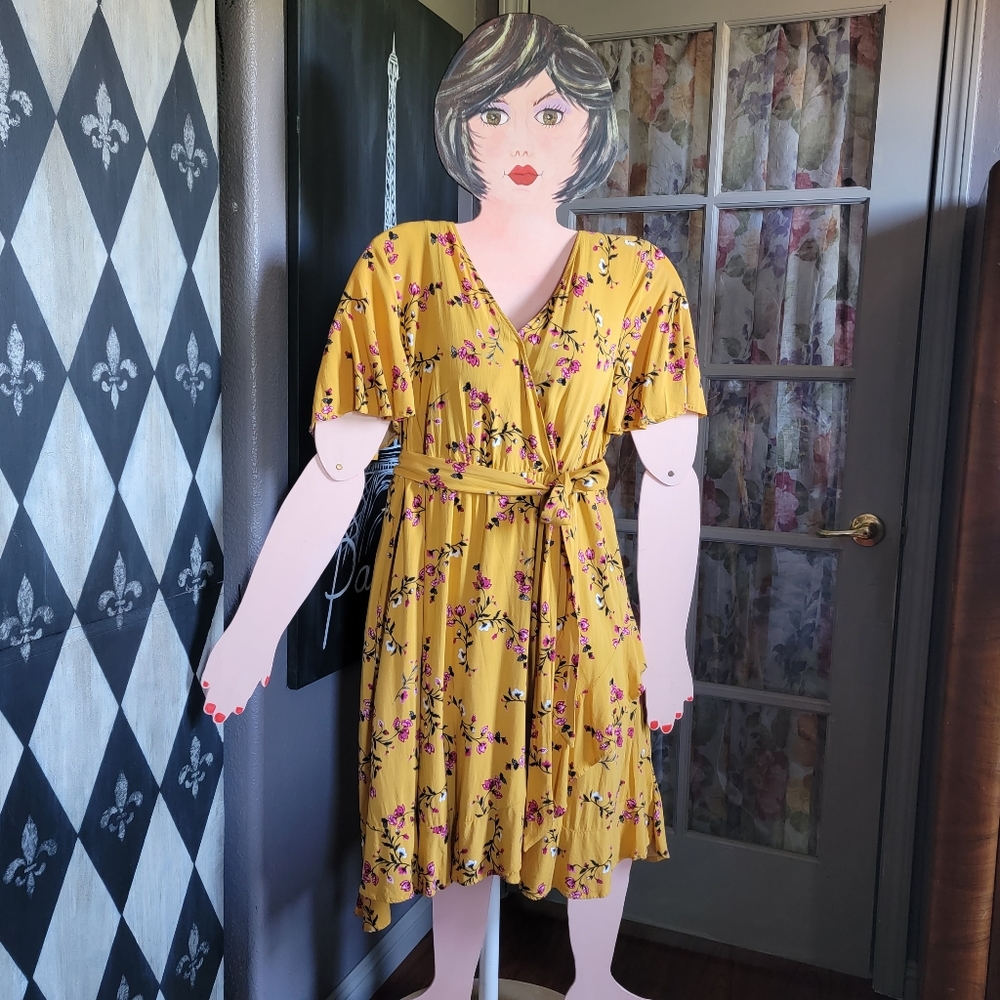 TORRID Floral Dress Sz 2 (18/20)